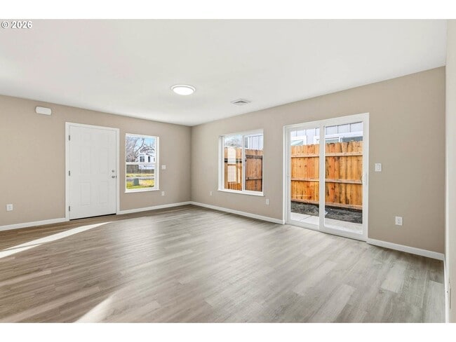 Building Photo - 610 N Earl St