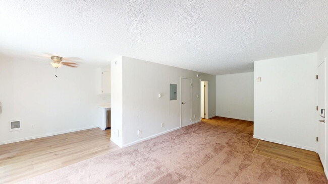 Building Photo - 541 Alameda del Prado