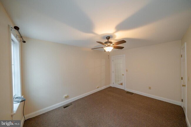 Building Photo - 340 W Gay St