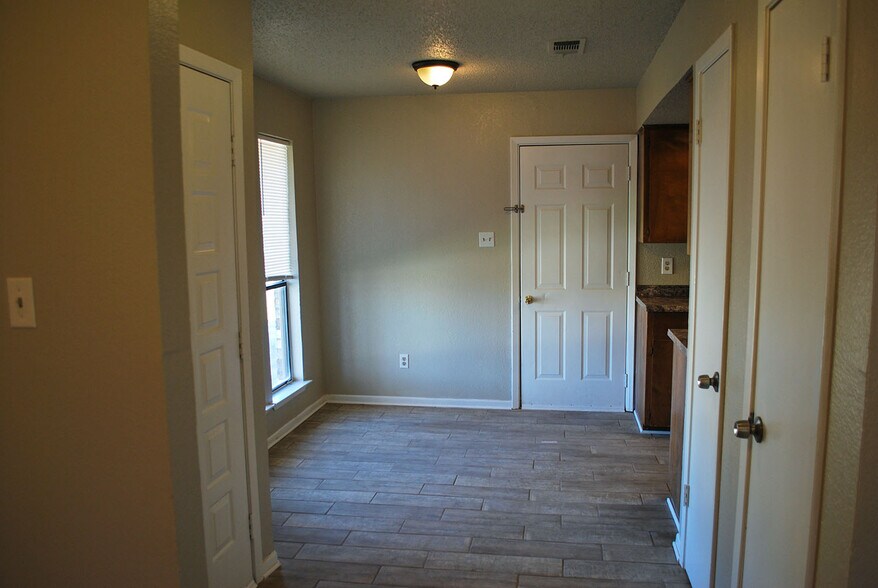 Building Photo - 3502 Chisholm Trail