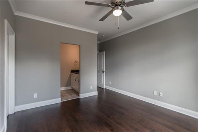 Building Photo - Huge East Nashville Home just steps to the...
