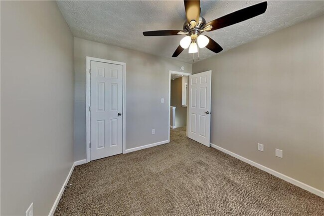 Building Photo - 110 Chartres St