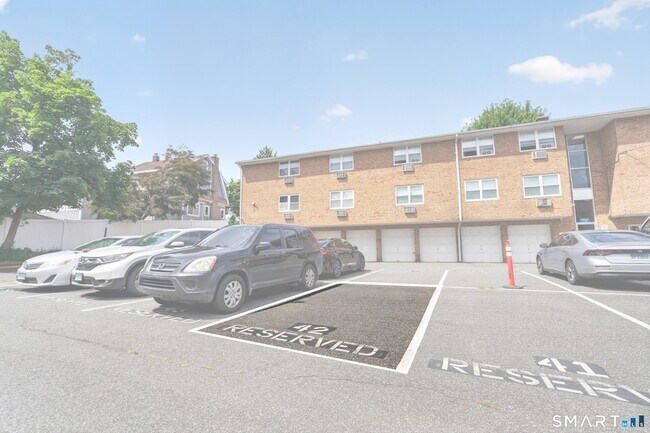 Building Photo - 1 Walter Ave