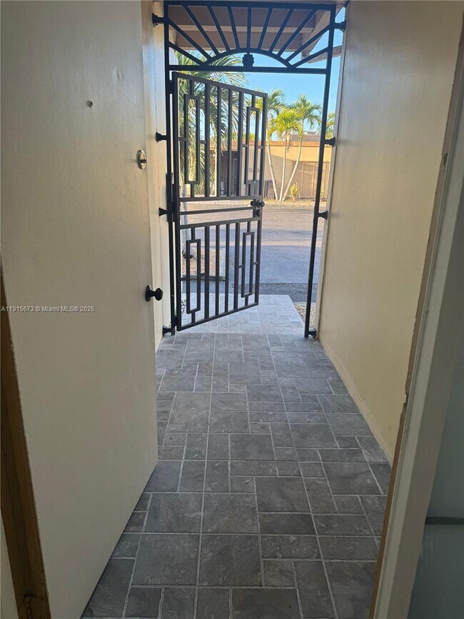 Building Photo - 7000 Crown Gate Ct