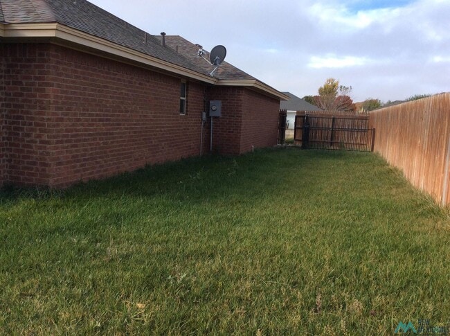 Building Photo - 1705 Tiffani Ln