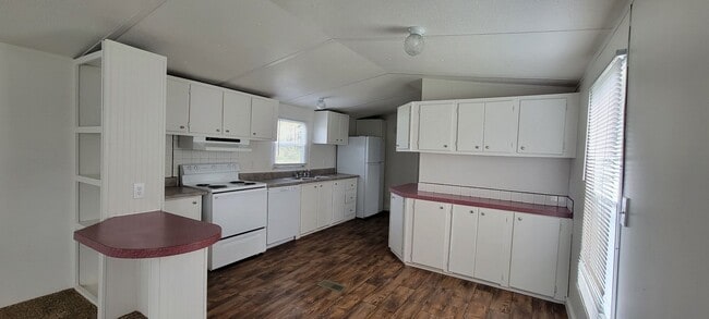 Building Photo - Ready to Move in