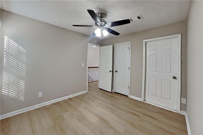 Building Photo - 2929 Sentinel Cir