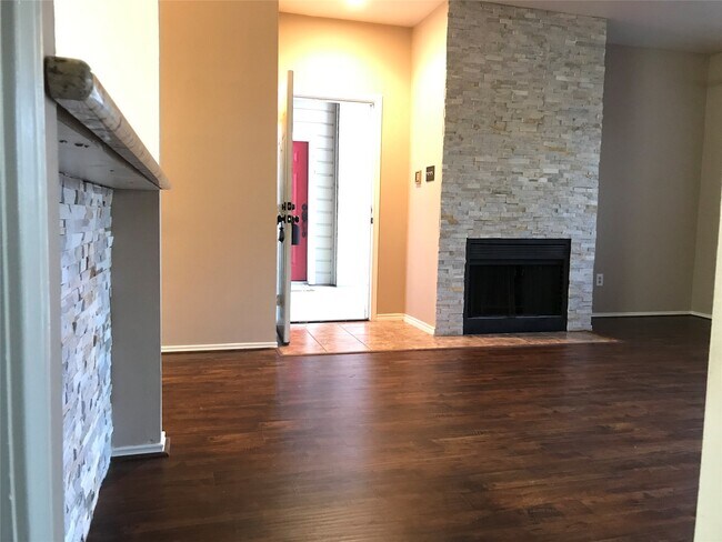 Building Photo - 2023 Gentryside Dr