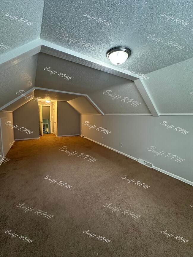 Building Photo - 9805 Carter Dr