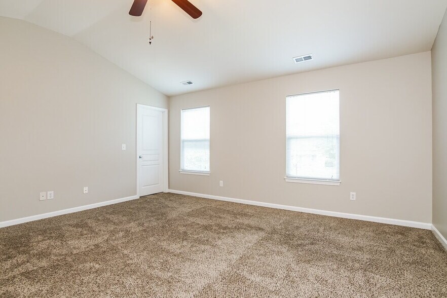 Building Photo - 360 Stobhill Ln