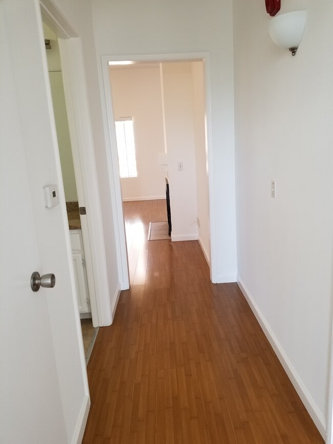 Building Photo - 5440 Thornburn St