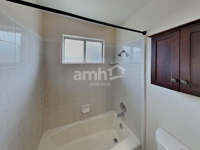 Building Photo - 129 W 1225 N