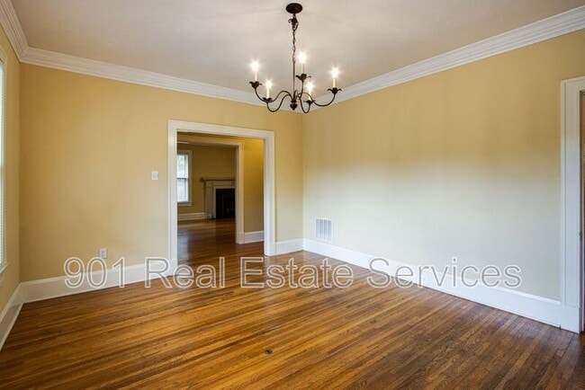 Building Photo - 257 Hawthorne St