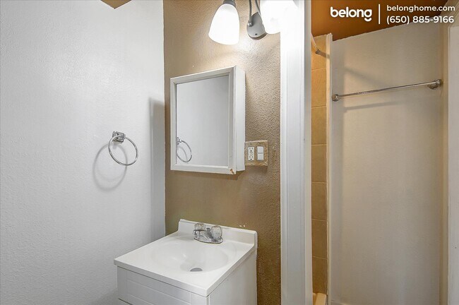 Building Photo - 6513 Corbin Ave