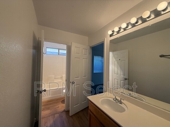 Building Photo - 9108 Bristol Plaza Way