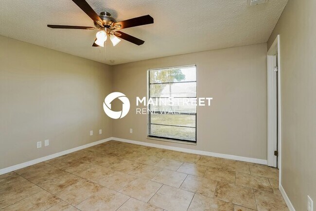 Building Photo - 3 Bedroom Pet-Friendly Home in Cape Coral, FL with Main Street Renewal