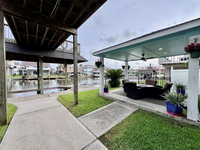 Building Photo - 1177 Sailfish St