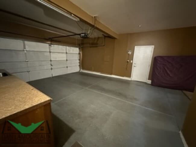 Primary Photo - 4 Bedroom in East Woodland