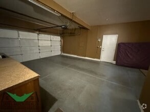 Building Photo - 4 Bedroom in East Woodland