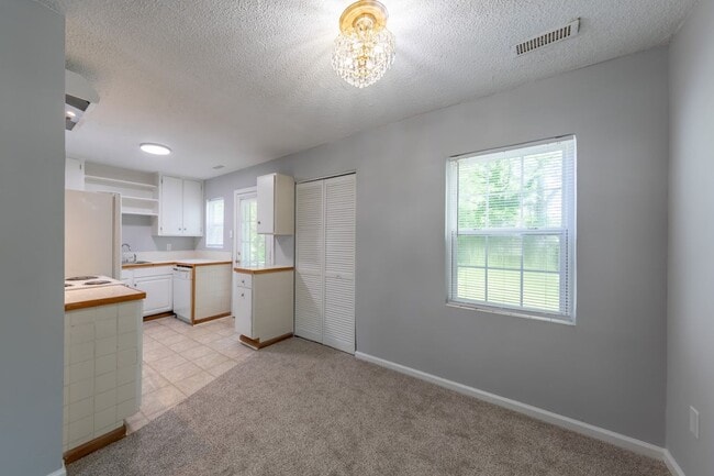 Building Photo - 1128 Wilkins Dr