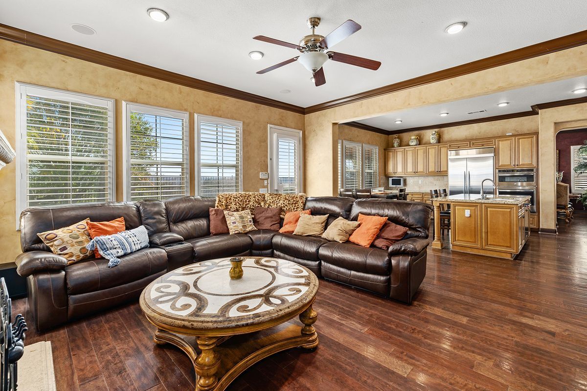 Building Photo - 1728 Bluesage Ct