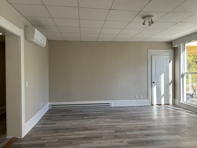 Building Photo - 6 Beech Dr