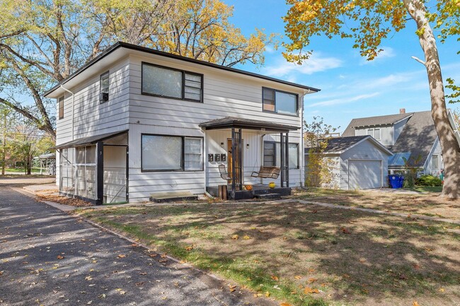 Building Photo - 1713 18th Ave