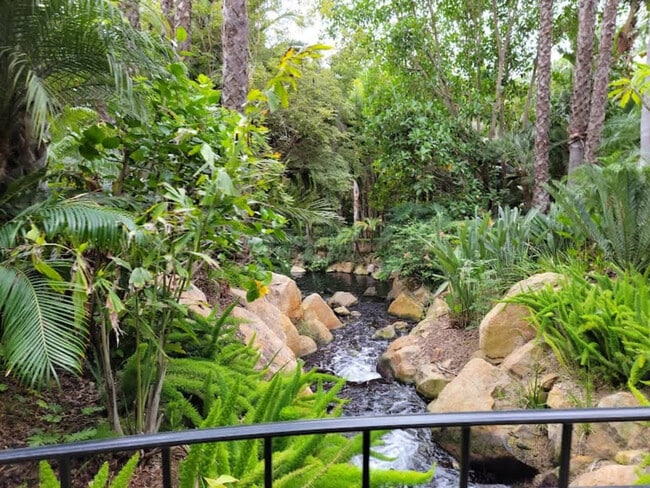 Building Photo - 2908 Lakemont Dr