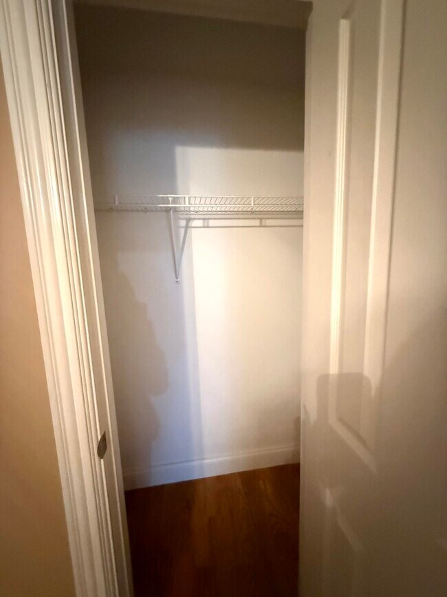 Building Photo - 51 Lee's Ford Dock Rd