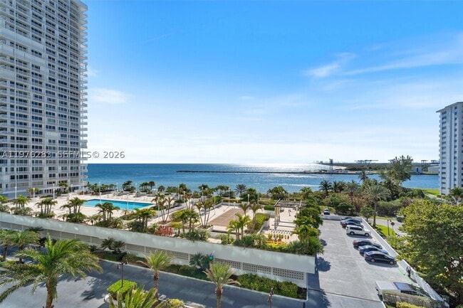 Building Photo - 2100 S Ocean Dr