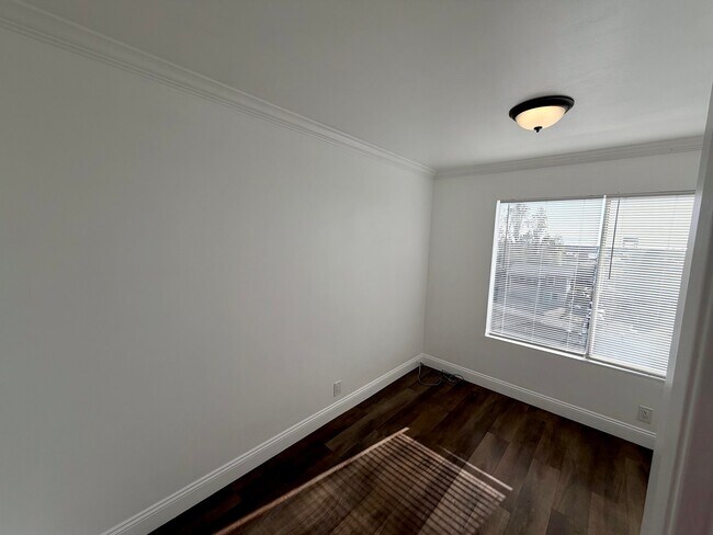 Building Photo - 110 Hilborn St