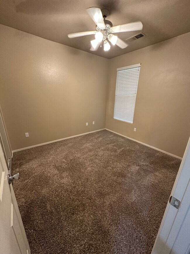 Building Photo - Price drop!!