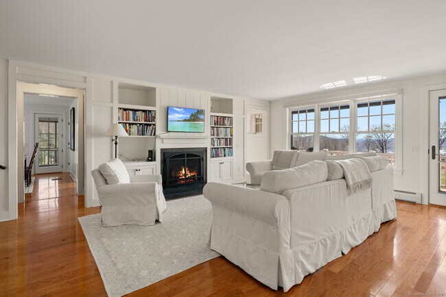 Building Photo - 74 Tanner Hill Rd