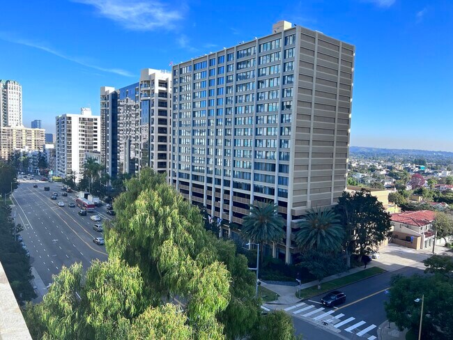 Building Photo - 10751 Wilshire Blvd