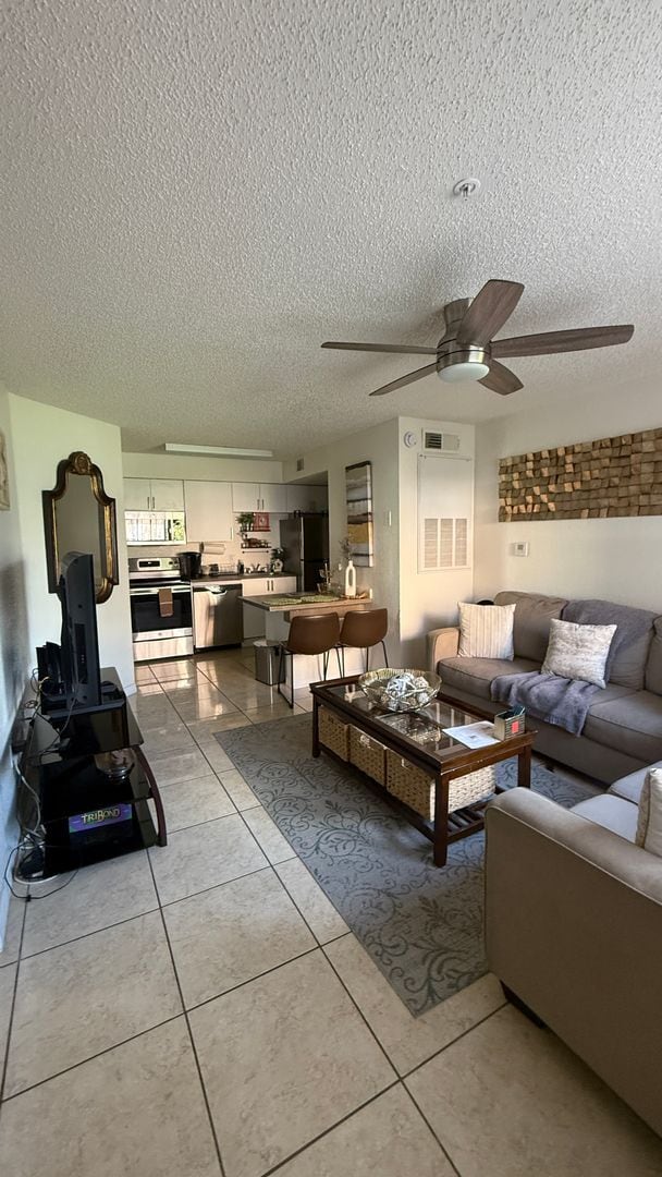 Building Photo - 2213 Grand Cayman Ct