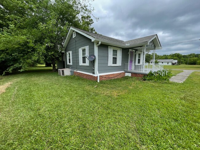 Building Photo - Cozy 2/1 House in Shannon $1,195