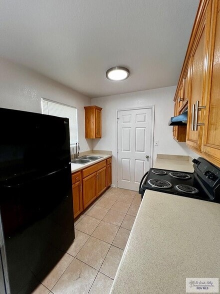 Building Photo - 2656 Malta St