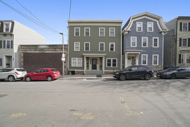 Building Photo - 208-210-210 W Seventh St