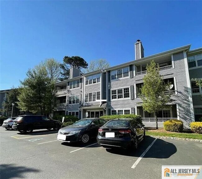 Building Photo - 802 Meadow Ct