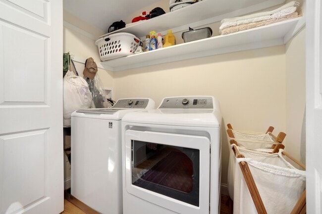 Building Photo - 4518 Chase Ave