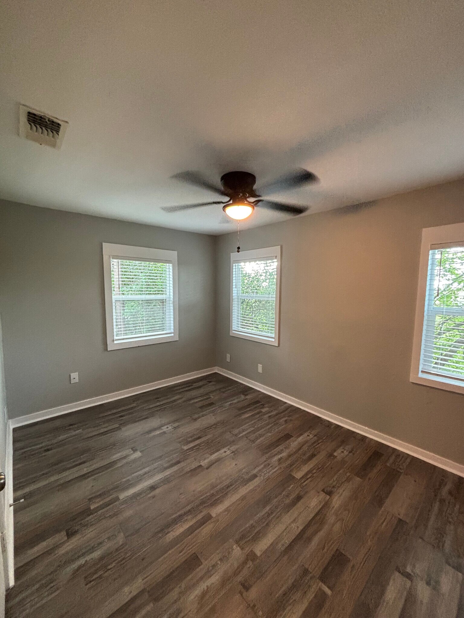 Rear Bedroom - 2805 Crest Avenue