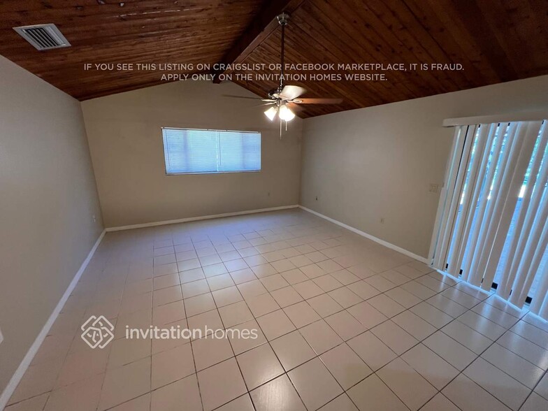Building Photo - 3731 Aster Dr