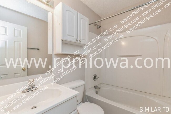 Building Photo - 5734 NW 54th Ct