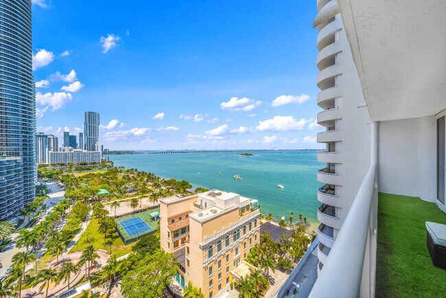 Building Photo - 1717 N Bayshore Dr