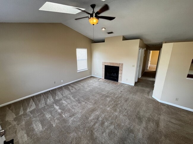 Building Photo - 3Bed/2bath in the heart of Orange Park