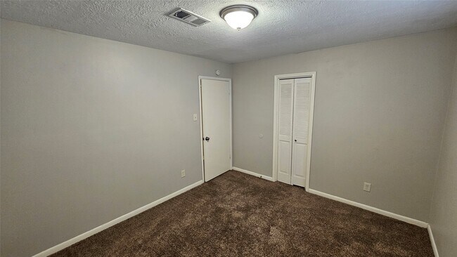 Building Photo - 1404 Cactus St