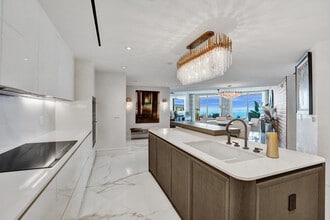 Building Photo - 525 N Fort Lauderdale Beach Blvd