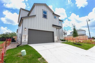 Building Photo - Beautiful 3 Bedroom, 3 Bathroom Home in Ro...