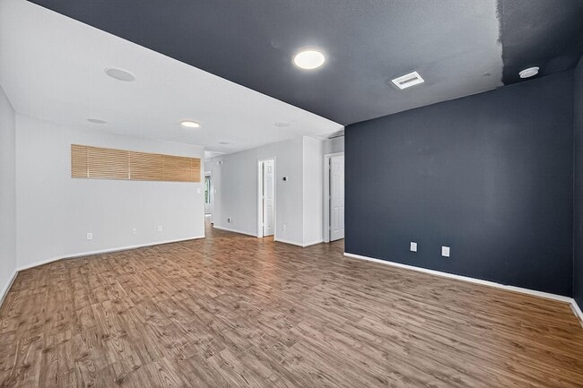 Building Photo - 14574 Empanada Dr