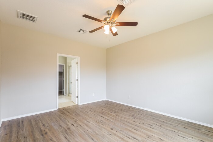 Building Photo - 8422 Buckhorn Parke